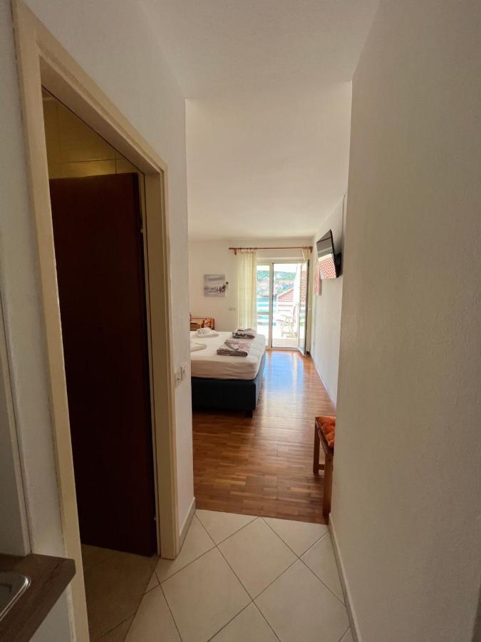 Apartments Suda Lumbarda Exterior photo