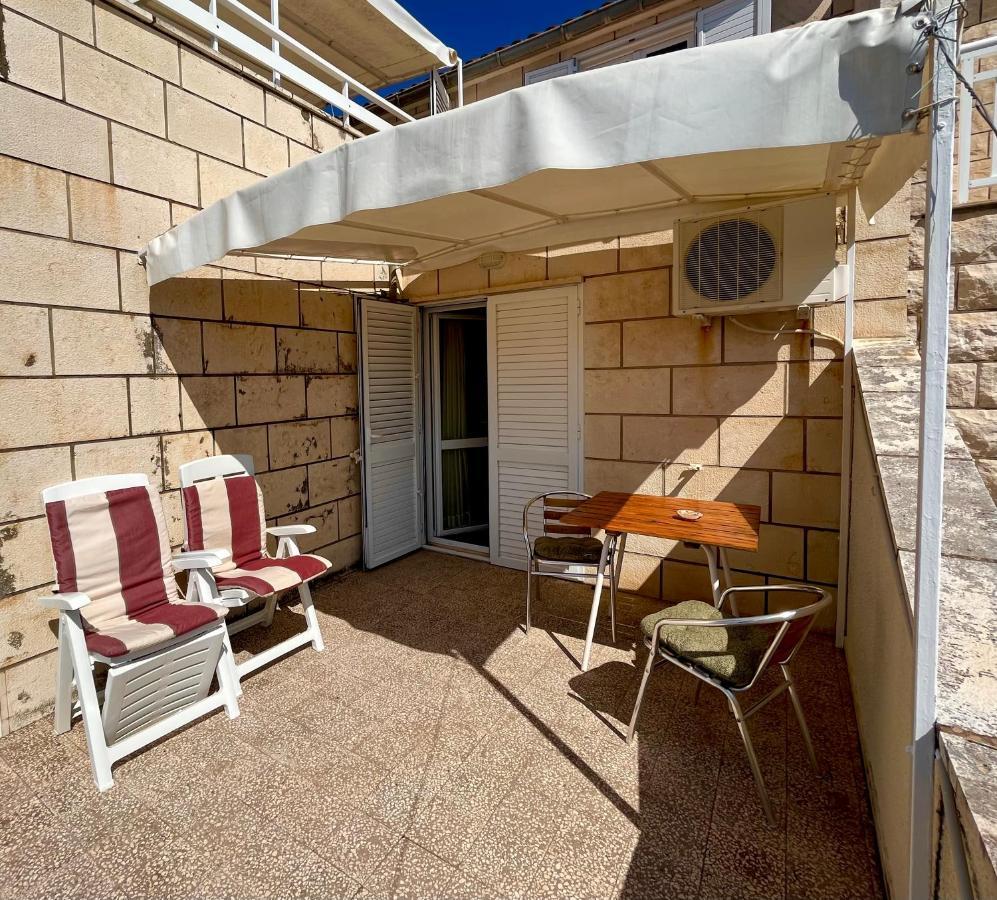 Apartments Suda Lumbarda Exterior photo