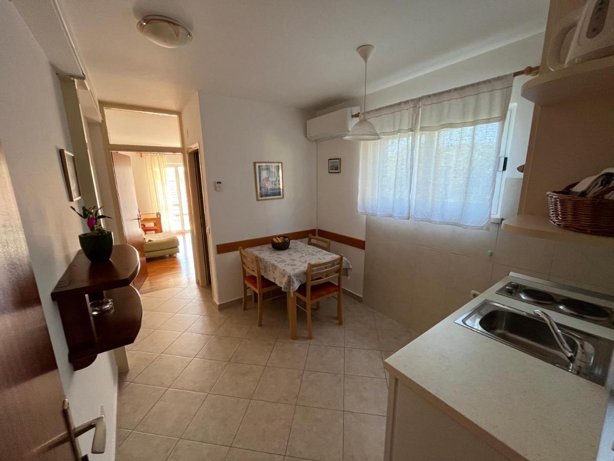 Apartments Suda Lumbarda Exterior photo
