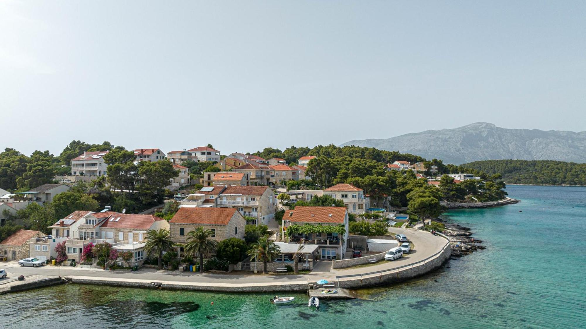 Apartments Suda Lumbarda Exterior photo