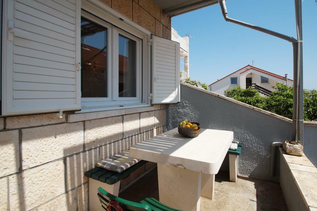 Apartments Suda Lumbarda Exterior photo