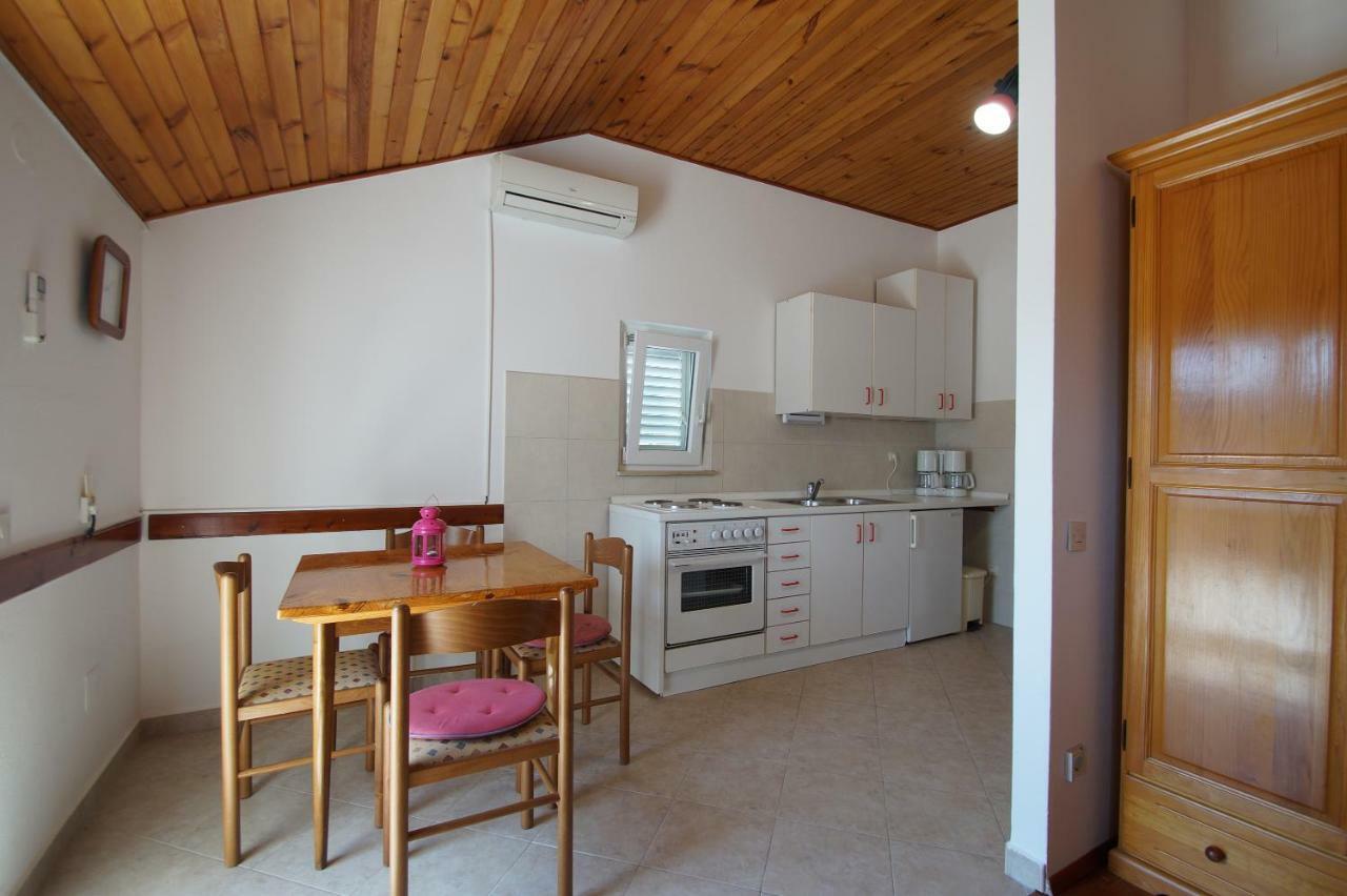 Apartments Suda Lumbarda Exterior photo
