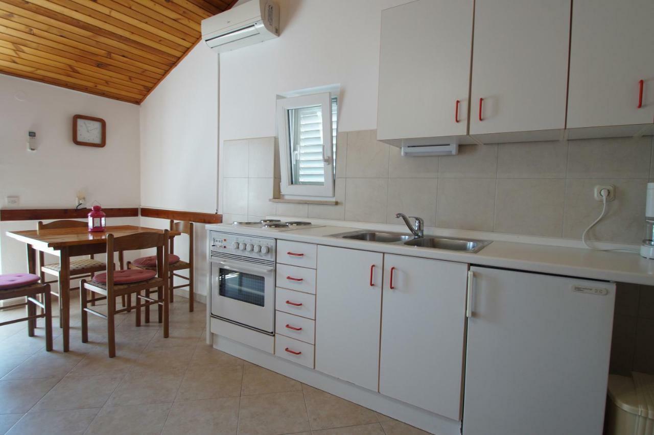 Apartments Suda Lumbarda Exterior photo